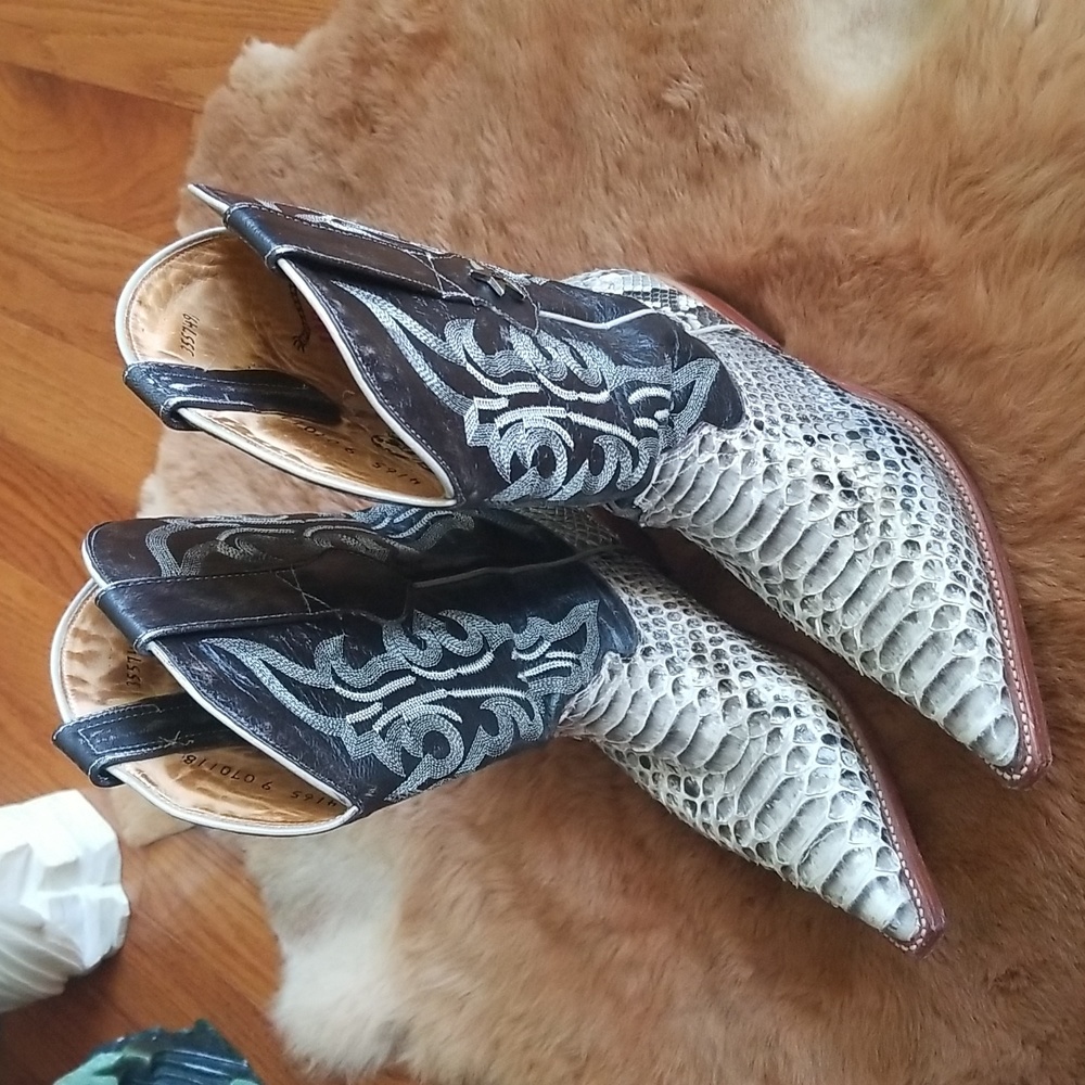 LOS ALTOS BOOTS * WESTERN  WEAR *